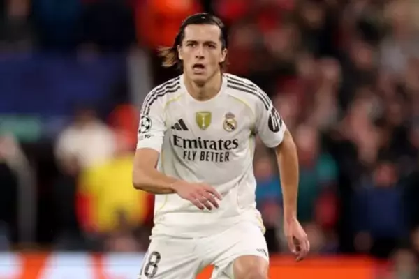 逃した魚は大きかった？　元スカウトがマンUのカレーラス放出を批判「彼を見捨て…」