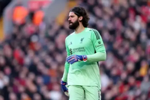 リヴァプール、GKアリソンの契約延長条項を行使か…契約は2027年までに