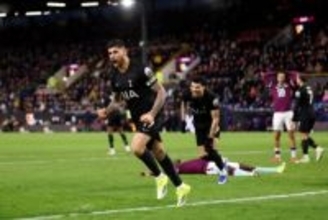 スパーズが主将C・ロメロの同点弾で土壇場ドロー　バーンリーは一時逆転するもリーグ戦「14試合」未勝利…