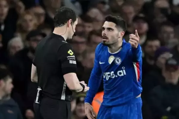 チェルシーFWネト、退場時の振る舞いが問題に…罰金と1試合の追加出場停止処分が発表