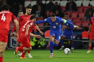 エンバペ、“圧巻弾”を含む1G1Aも負傷交代…フランス代表が欧州予選3連勝でD組首位独走