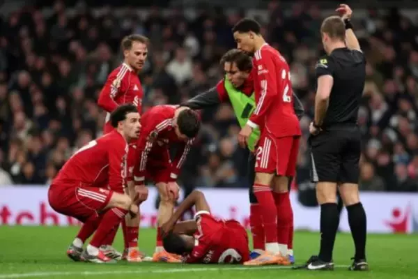 先制点直後に負傷交代、リヴァプール指揮官がイサクの状態に言及「ただの直感だが…」