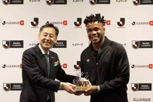 J2のMVPは長崎のMFマテウス・ジェズス！　得点王とのダブル受賞…ベスト11には水戸から最多4名