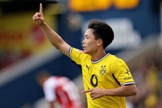 18歳MF山本天翔が親善試合でデビュー弾！　ドルトムント指揮官「楽しみな存在」