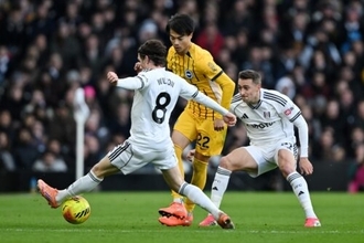 フルアム、ブライトンに逆転勝利！　H・ウィルソンが後半ATに直接FK弾、三笘はフル出場で存在感