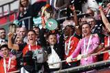 「ウィルシャー監督が初タイトル！　英3部ルートン・タウン、EFLトロフィーで優勝」の画像1