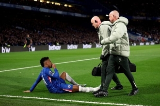 W杯欠場の可能性も…ブラジル代表FWエステヴァンが負傷、チェルシーの今季残り試合を欠場か