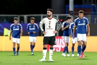 屈辱的な敗戦後、異例の戦術批判…B・フェルナンデス「スタッフによる判断」