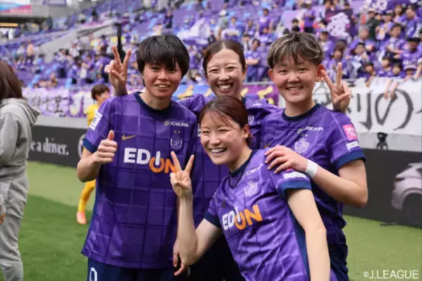 紫のストライカーコンビが躍動！　3連覇目指すクラシエカップ決勝進出へ、広島が先勝「来週勝ってみんなで笑いたい」