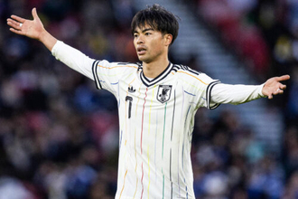 「僕が行くよりも使った方がいい」三笘薫の“好判断”が生んだ決勝ゴール…試合後はギルモアとユニ交換で健闘称え合う