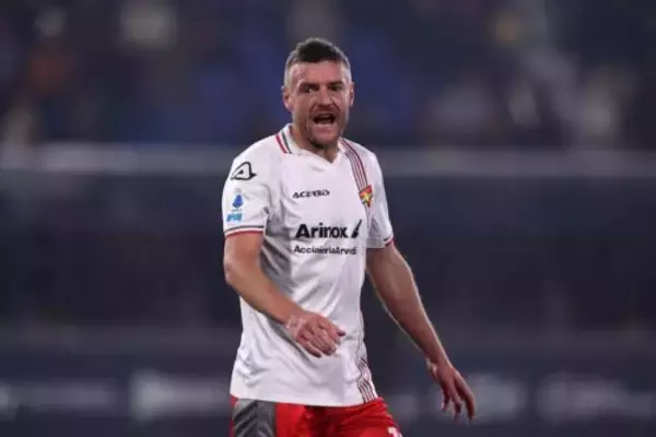 “38歳”ヴァーディが11月のセリエA月間最優秀選手に！　新天地でも衰え知らずの決定力を披露