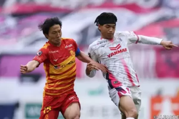 「名古屋がC大阪に3得点快勝！　山岸祐也の2発に和泉竜司がダメ押し弾」の画像