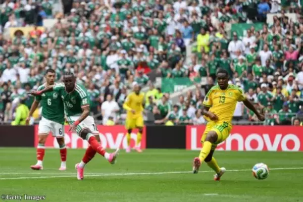 北中米W杯の“第1号ゴール”はメキシコ代表FWフリアン・キニョーネス！　ハイプレスから豪快右足弾