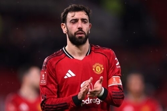 マンU主将B・フェルナンデスの今冬退団はなし？　今季終了時に将来を決める方針を堅持か