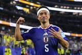 「FC東京、日本代表DF長友佑都の来場を発表！　J1開幕戦でキックオフ前に挨拶…去就にも注目」の画像1
