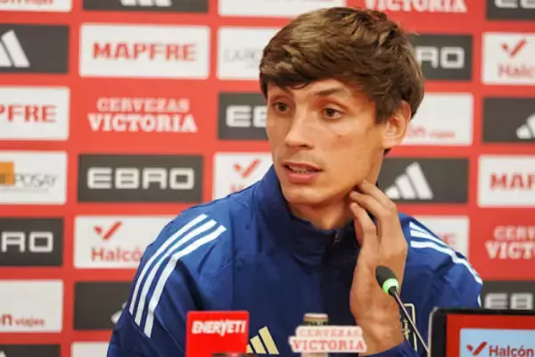 若手台頭とラポルテ復帰で競争は激化…ル・ノルマンの“覚悟”　指揮官の信頼に応えるために「ベストに近づくよう努める」