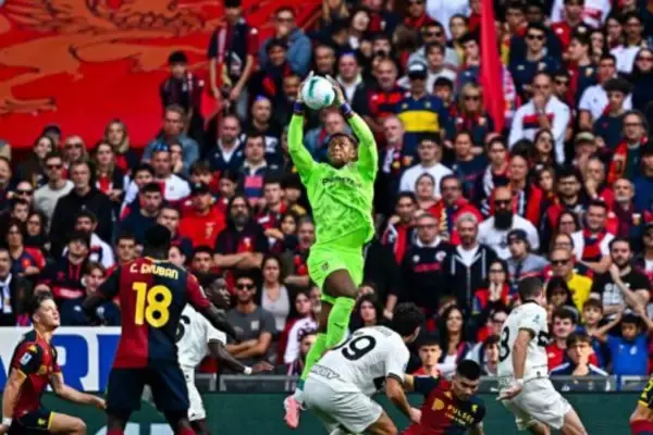 好セーブ連発のGK鈴木彩艶、後半ATにPKストップ！　前半に退場者を出したパルマ、防戦一方も今季2度目の完封