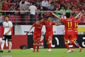 名古屋が4カ月ぶり連勝! 後半に退場者も前半3発が物を言う…湘南は4連敗で14戦未勝利に