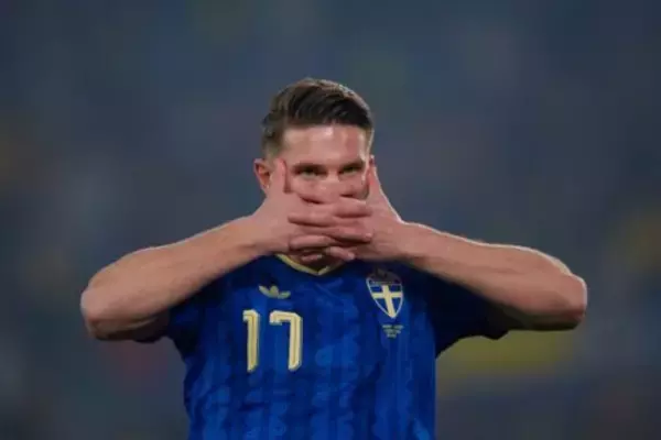 W杯で日本代表と対戦の可能性…圧巻ハットのギェケレシュを敵将も絶賛「欧州屈指のストライカー」