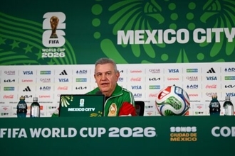 かつては選手、今度は監督として母国開催のW杯へ…メキシコ代表アギーレ監督「この国の歴史上、2度とないような1日に」