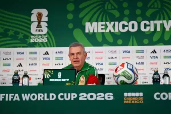 かつては選手、今度は監督として母国開催のW杯へ…メキシコ代表アギーレ監督「この国の歴史上、2度とないような1日に」