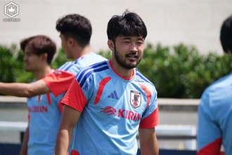 遠藤離脱の逆境をエネルギーに変え、菅原由勢が誓うW杯制覇「死に物狂いで戦う」