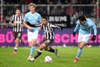 日本代表帰りの藤田譲瑠チマがフル出場も…ザンクトパウリ、ウニオンに屈しクラブワーストの8連敗