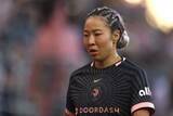 「なでしこMF遠藤純が試合中に負傷交代…現在はケガの程度を評価中、米メディア「ヒザを抑え…」」の画像1