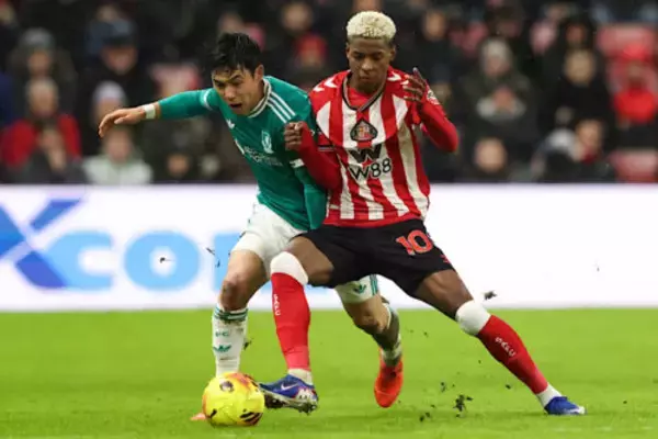 深刻さが懸念されるも…現地メディア、遠藤航の勇姿を称賛「痛みに耐えながらプレーを続けるとはまさに彼らしい」