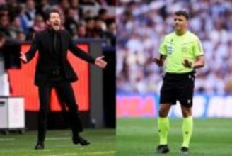 シメオネ監督、イエロー3連発でヒル・マンサーノ主審に文句「ヴィニシウスには出さないくせに！」