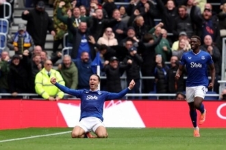 パレスが今季初黒星…90＋3分にグリーリッシュに逆転弾許す、鎌田大地は82分までプレー