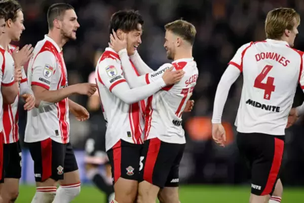 松木玖生が待望の英2部初ゴール含む2ゴールの大暴れ！…サウサンプトンが斉藤光毅フル出場のQPRに完勝