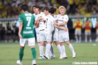 3発逆転勝利の柏が開幕連勝スタート！　東京Vは開始早々のゴール生かせず敗戦