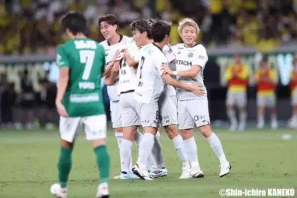 3発逆転勝利の柏が開幕連勝スタート！　東京Vは開始早々のゴール生かせず敗戦