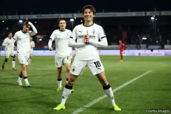 町野修斗が代表戦に続いて途中出場から今季リーグ戦2点目！ “忍者ポーズ”も飛び出しボルシアMGの3連勝に貢献