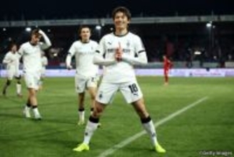 町野修斗が代表戦に続いて途中出場から今季リーグ戦2点目！ “忍者ポーズ”も飛び出しボルシアMGの3連勝に貢献