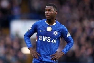 同僚の動向に注目も…MFカイセドはチェルシー残留を強調「レジェンドになりたい」