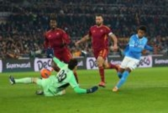 ナポリ、ダービーマッチを“ウノゼロ”で制して2位浮上！　ローマは首位陥落…