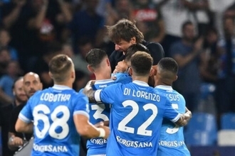 ナポリが唯一の開幕4連勝！　コンテ監督「スクデットの重圧…最も挑戦的なシーズンとなる」