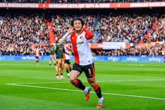 今節2ゴールの上田綺世、現地メディア選出のベストイレブン入り！　得点ランクも首位快走へ