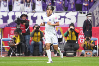 フェイスガード脱ぎ捨て奮闘！　田中聡が“司令塔・小泉”封じの大仕事「どれだけ止められるかが鍵だった」