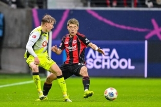 堂安律先発のフランクフルト、ドルトムントと壮絶ドロー…小杉啓太のデビューはお預け