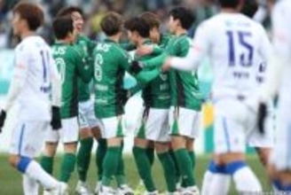 東京Vが3得点で開幕戦を制す！　水戸も敗れてJ1昇格組はいずれも黒星スタート