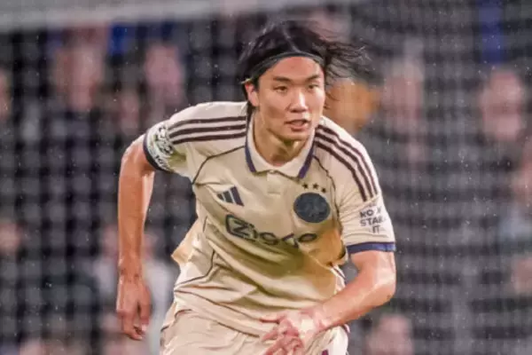 アンカー起用の板倉滉をアヤックスOBが“痛烈批判”「何をすべきか全くわからないGKのよう」