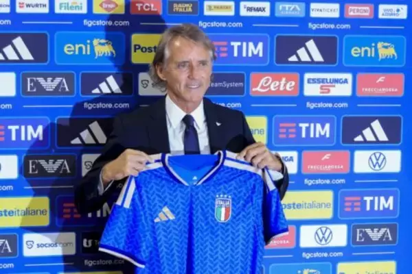 イタリア代表指揮官に復帰のマンチーニ氏が就任会見…過去の退任劇を謝罪も「本来あるべき姿に戻したい」