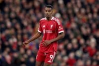 イサクが練習に復帰も…リヴァプール監督「先発出場を期待するのは時期尚早」