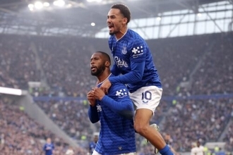 エヴァートン、ベトが2G1Aの大暴れで来季の欧州カップ戦出場に近づく快勝！　チェルシーは公式戦4連敗