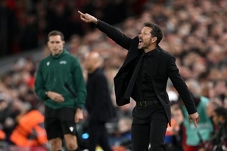 アトレティコ、シメオネ監督への侮辱行為を調査…CLリヴァプール戦の終盤にファンと口論＆退席処分