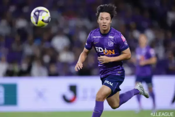 中村草太、E-1選手権で“共闘”長友佑都の守備対応に感嘆「距離感や守備の間合いは他の選手と違う」