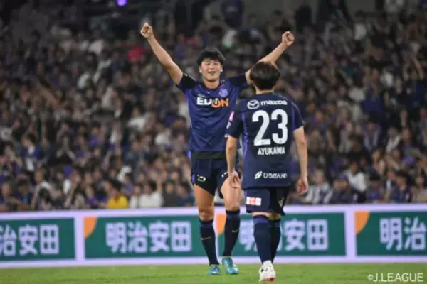 鮎川峻が広島復帰後初先発で圧巻プレー！　鈴木章斗から譲られたPK「外してたらもう土下座しか…」しっかり決めてハットトリック達成